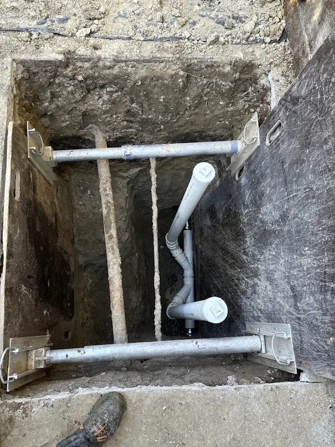 Experienced plumber completing Drain Cleaning work in Riverdale